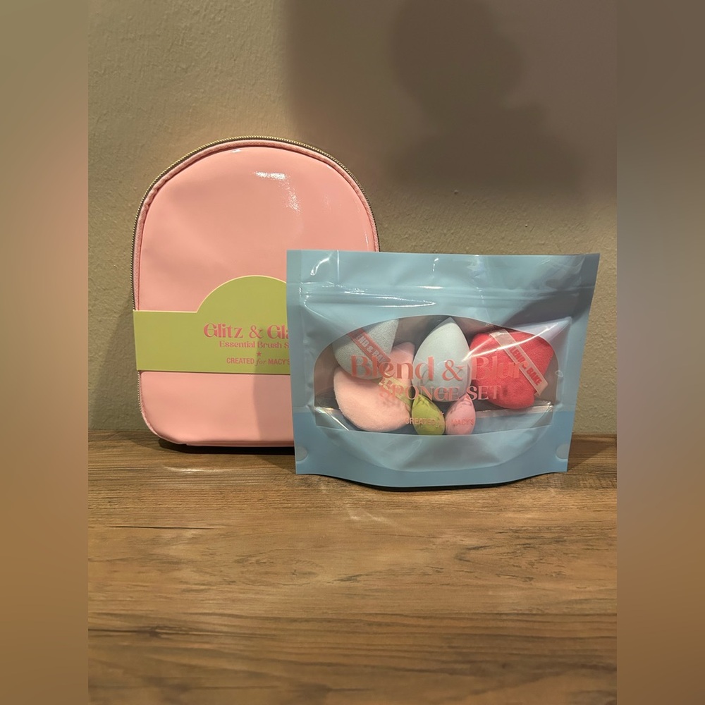 Premium Makeup Brush Set & Sponge Set Pink Case NEW💗💋